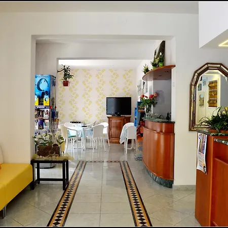 Luana מלון רימיני