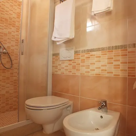 Luana Hotel *