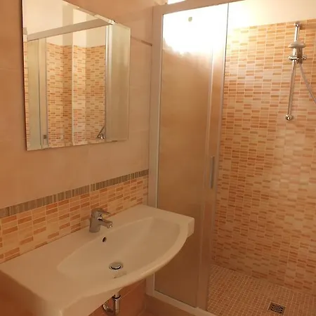Luana Hotel *