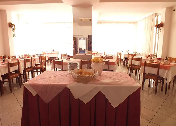 Luana Hotel *