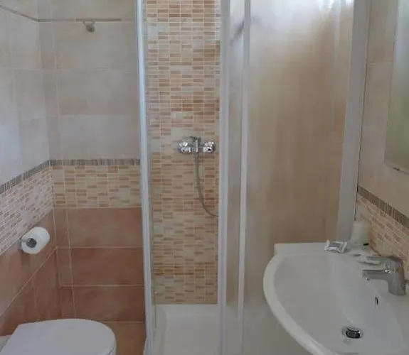 Luana Hotel *